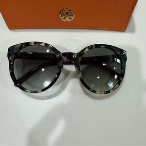 Tory Burch TY7079 Gray Tortoiseshell Round Sunglasses with Gradient Lenses